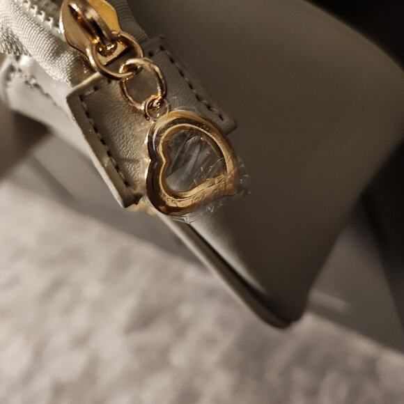 Belle Russo crossbody chain purse new - Picture 4 of 7